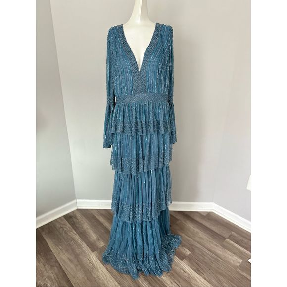 NWT MAC DUGGAL EMBELLISHED BELL SLEEVE TIERED GOWN - Picture 5 of 11